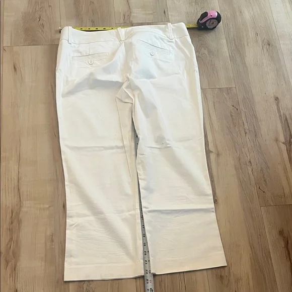 Women's Cream Capris - Picture 7 of 9